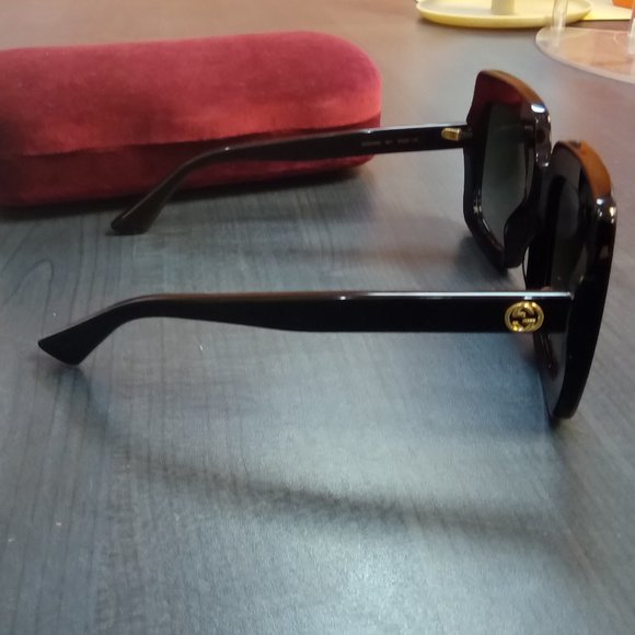 Gucci Women's Square Full Rim Black Frame Sunglasses - Picture 8 of 9